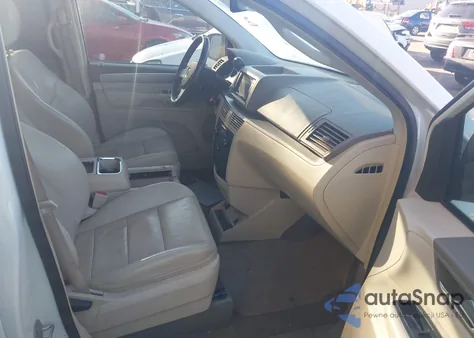 2010 Volkswagen Routan Sel from USA, damaged, VIN 2V4RW5DX6AR166790